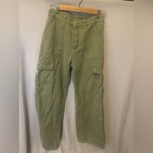 Woman’s Olive Cargo Pant Jeans